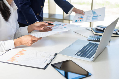 創(chuàng)業(yè)企業(yè)集思廣益會議 規(guī)劃投資、戰(zhàn)略與財務協(xié)作